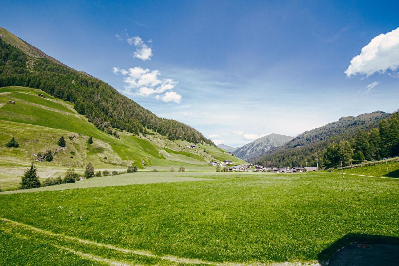 Nedererhof - Zimmer Alpenrose Mit Gemeinschaftskueche Lejlighed Schmirn Eksteriør billede